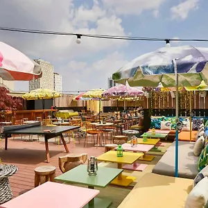 ** Hotel Mama Shelter East France